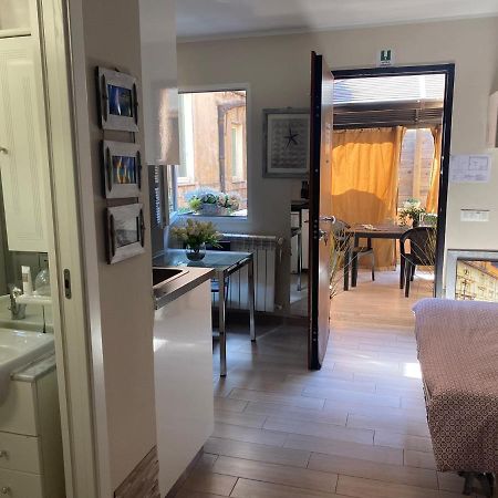 Condotti Apartment Roma Esterno foto