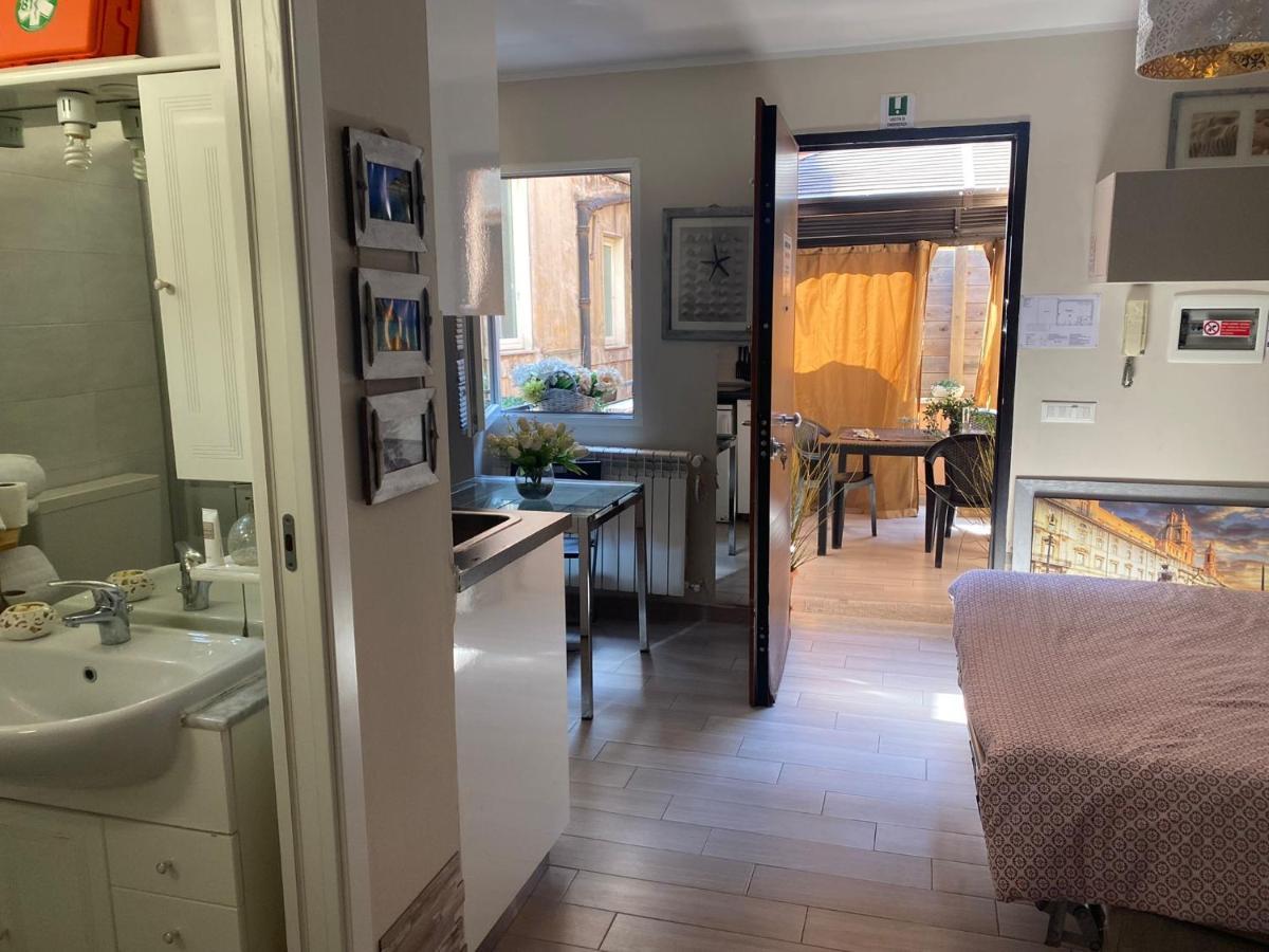 Condotti Apartment Roma Esterno foto