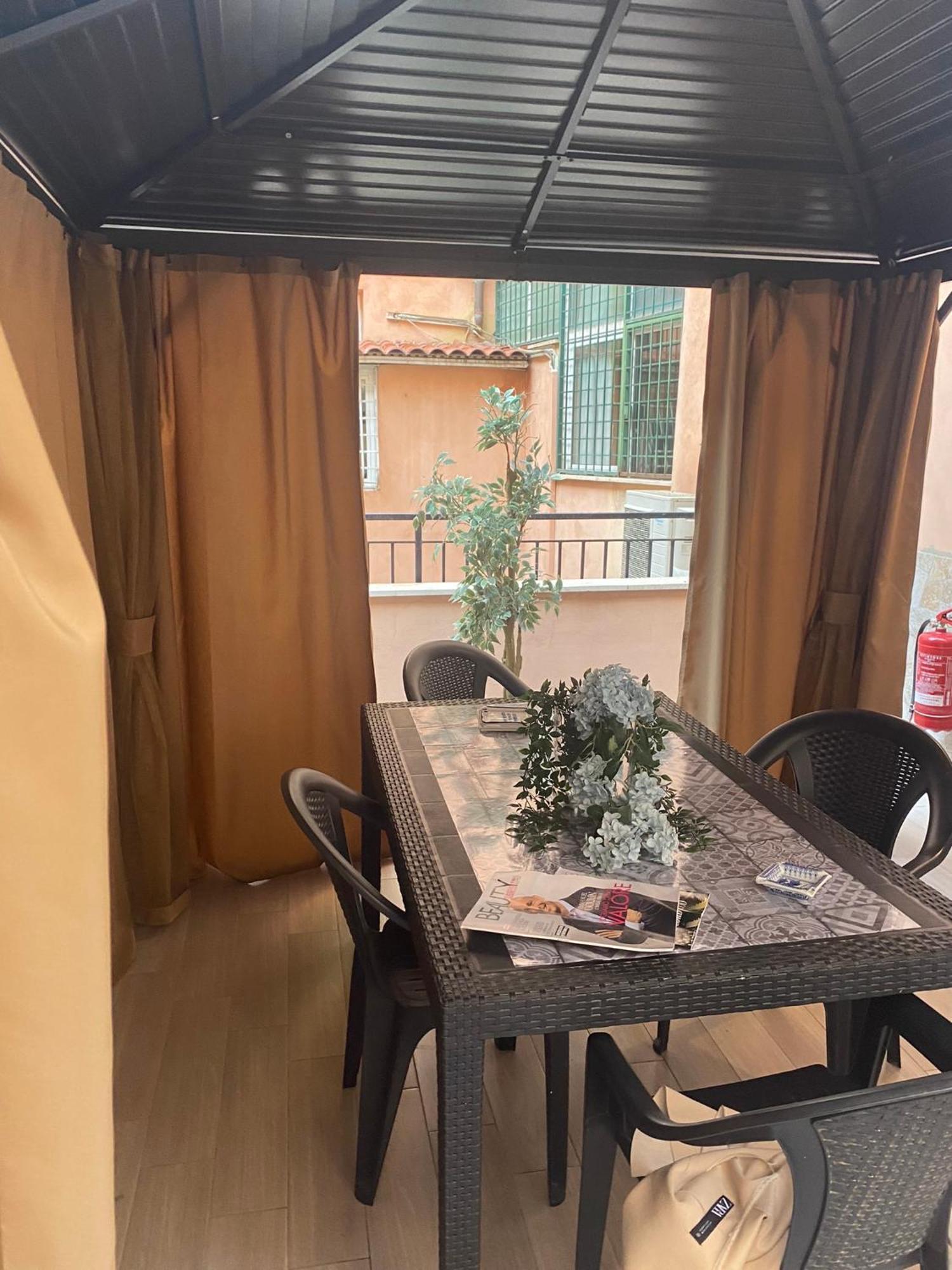 Condotti Apartment Roma Esterno foto